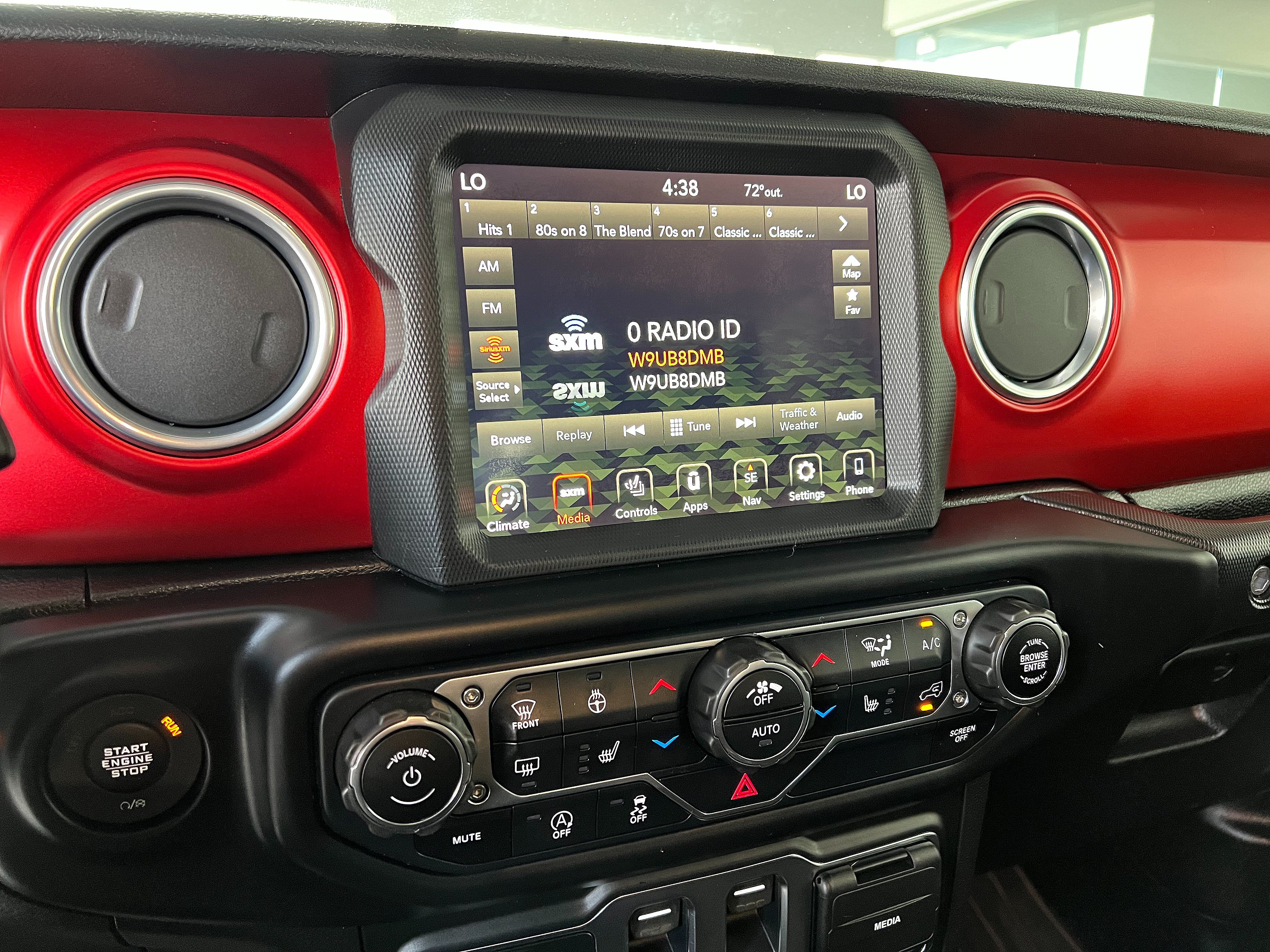 Used 2020 Jeep Wrangler Rubicon w/ Uconnect 4C Nav & Sound Group AWD/4WD image 14