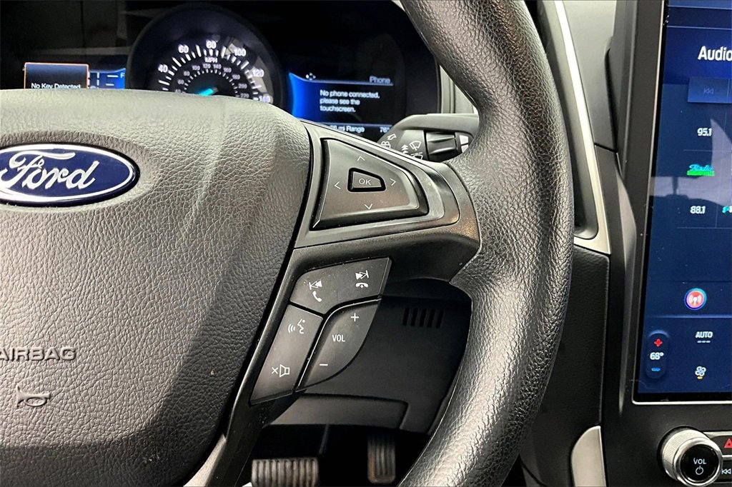 Used 2024 Ford Edge SE image 19