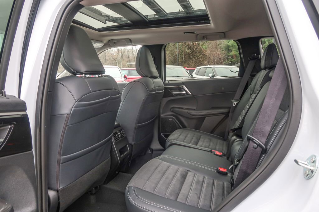 New 2026 Mitsubishi Outlander AWD image 26