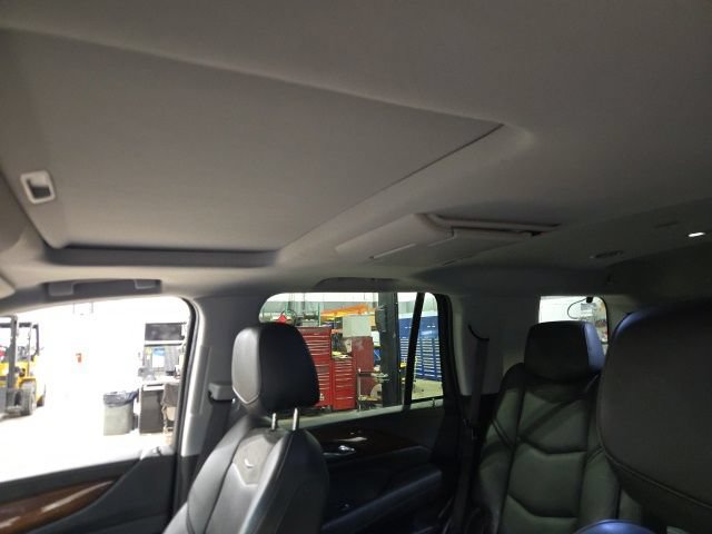 Used 2020 Cadillac Escalade Premium Luxury AWD/4WD image 14