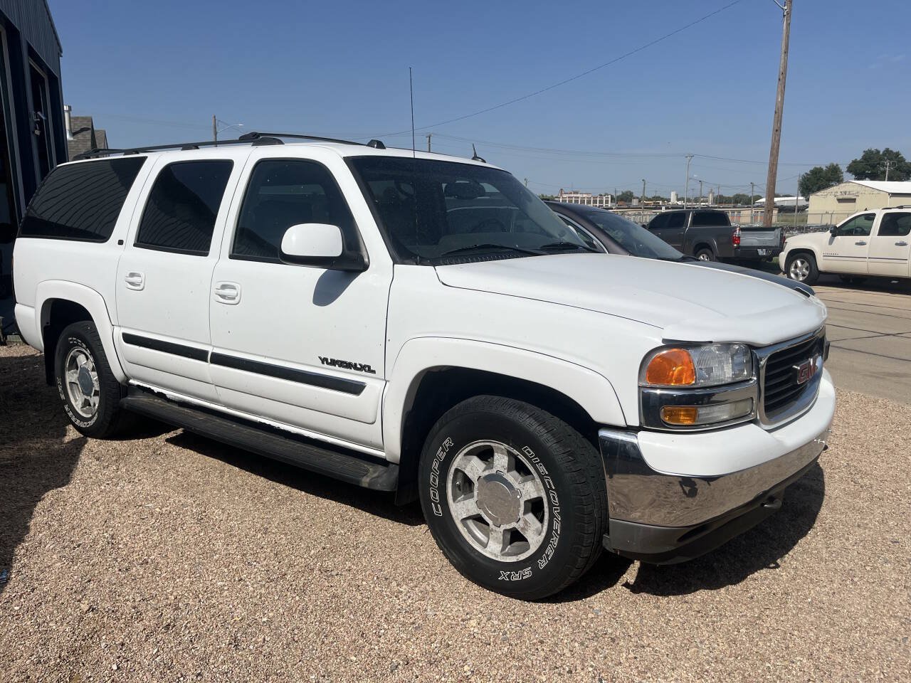 Used 2005 GMC Yukon XL SLT w/ SLT Preferred Equipment Group AWD/4WD image 1