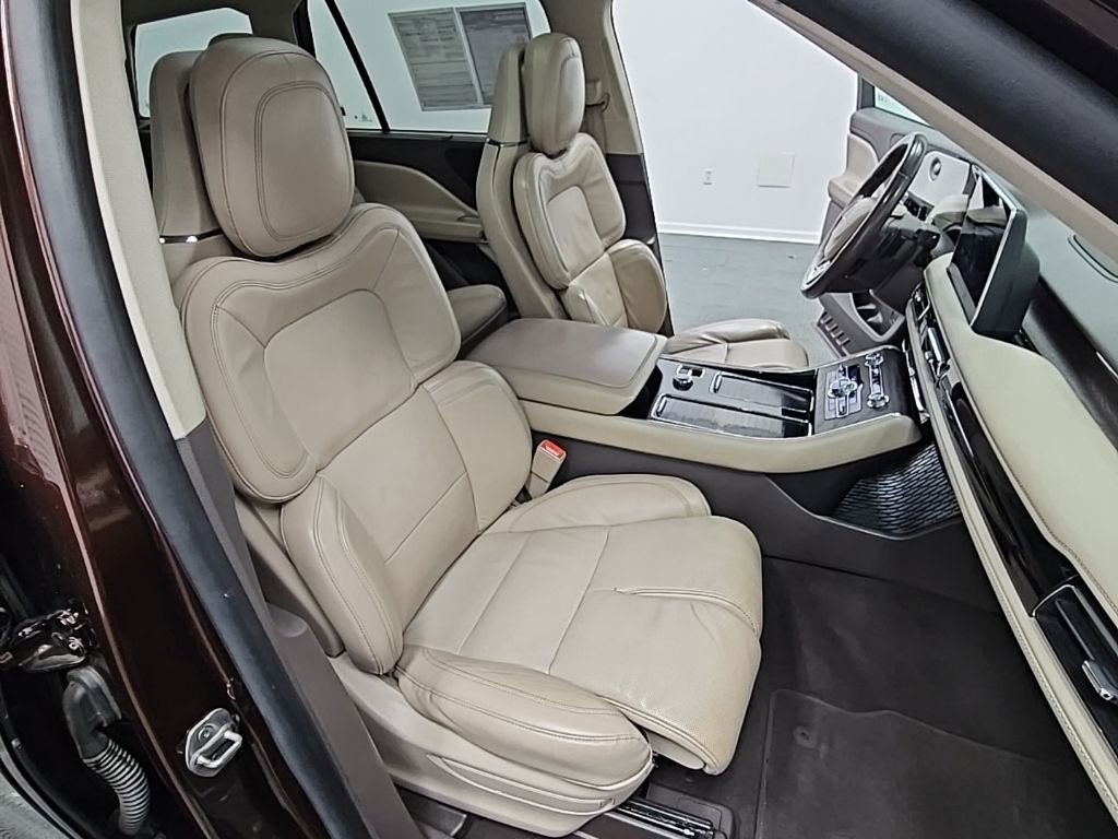 Used 2020 Lincoln Aviator Reserve w/ Equipment Group 202A image 46