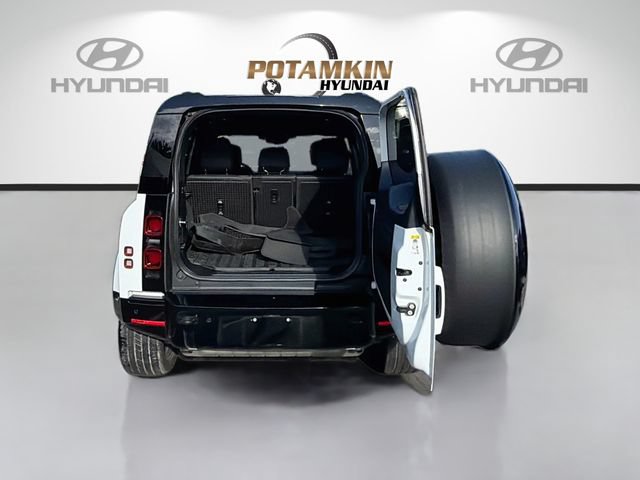 Used 2025 Land Rover Defender 110 X-Dynamic SE AWD/4WD image 26