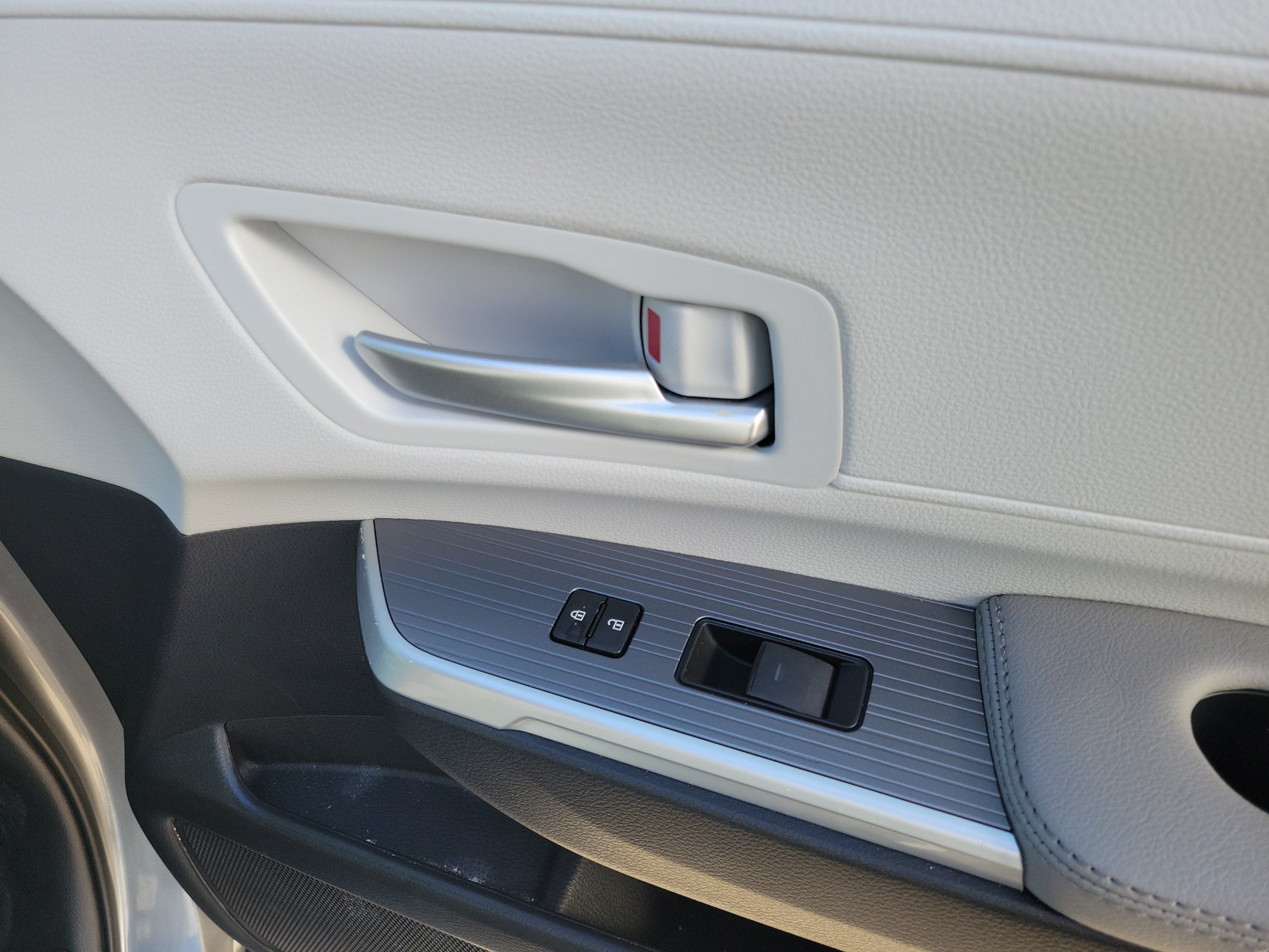 Certified 2026 Toyota Sienna XLE FWD image 31