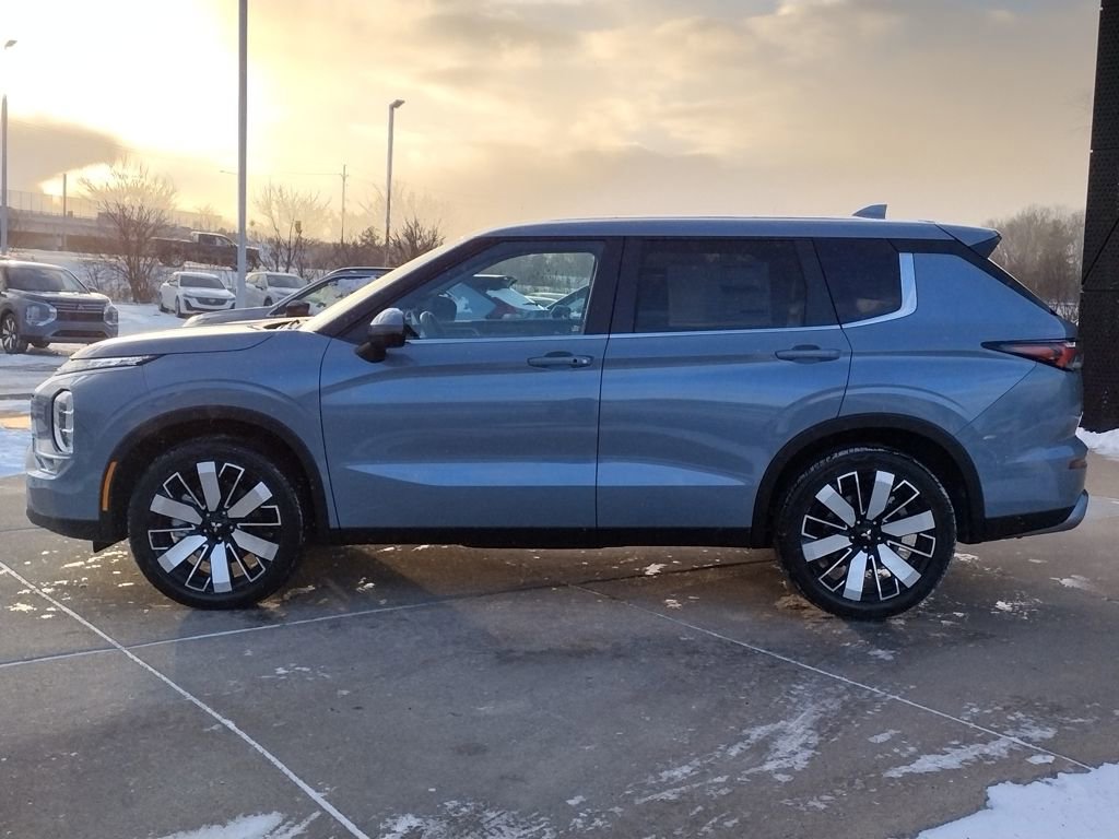 New 2026 Mitsubishi Outlander SE image 19