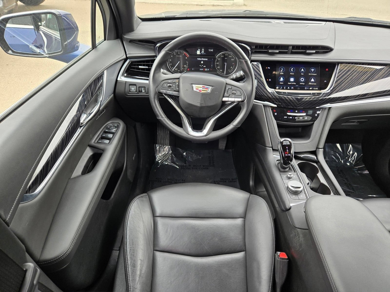 Used 2025 Cadillac XT6 Premium Luxury AWD/4WD image 13