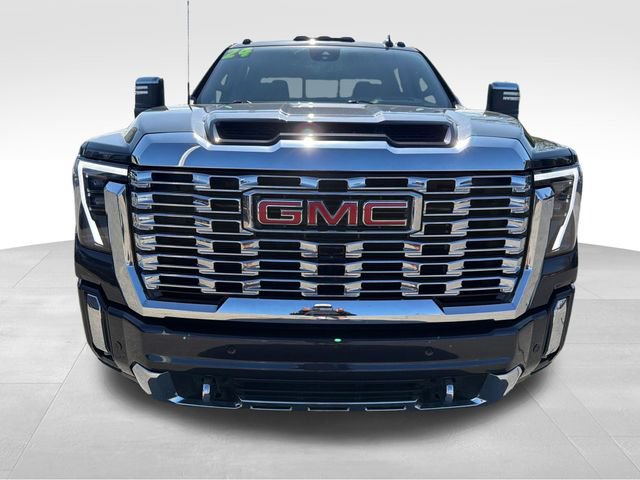 Used 2024 GMC Sierra 2500 Denali w/ Denali Reserve Package AWD/4WD image 2