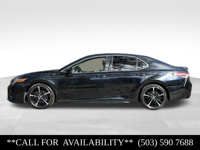 Used 2018 Toyota Camry XSE FWD image 2