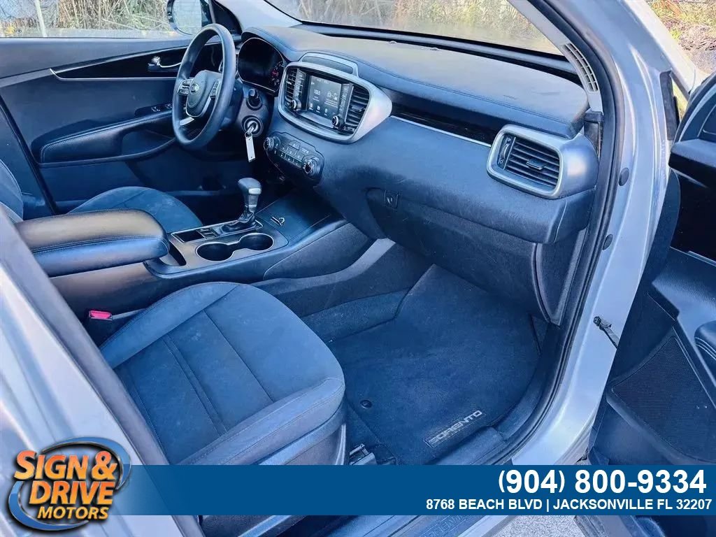 Used 2019 Kia Sorento L FWD image 13