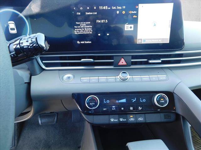 Used 2024 Hyundai Elantra SEL FWD image 14