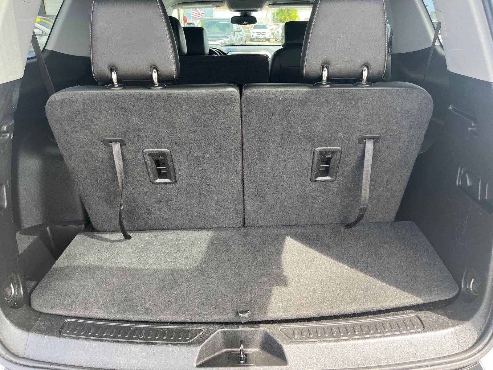 Used 2023 GMC Acadia SLT image 33