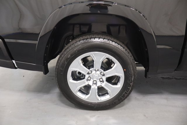 New 2026 RAM 1500 4x4 Crew Cab image 24