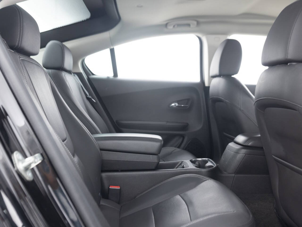 Used 2013 Chevrolet Volt Premium w/ Premium Trim Package FWD image 31