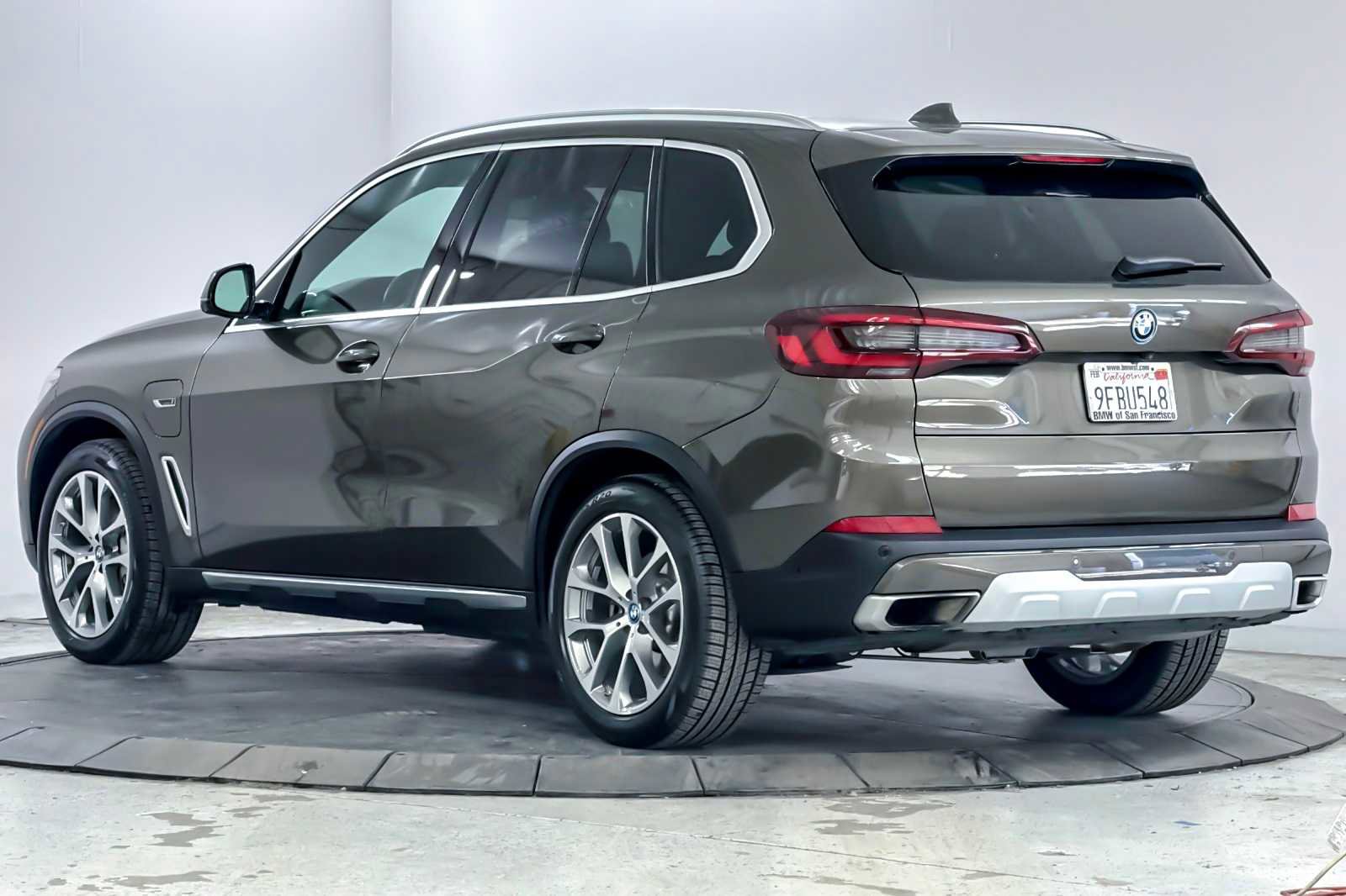 Used 2023 BMW X5 xDrive45e w/ Climate Comfort Package image 6