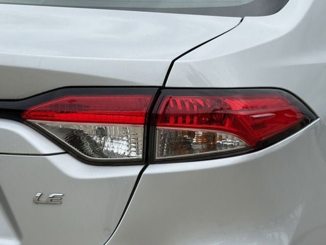 Used 2023 Toyota Corolla LE FWD image 5