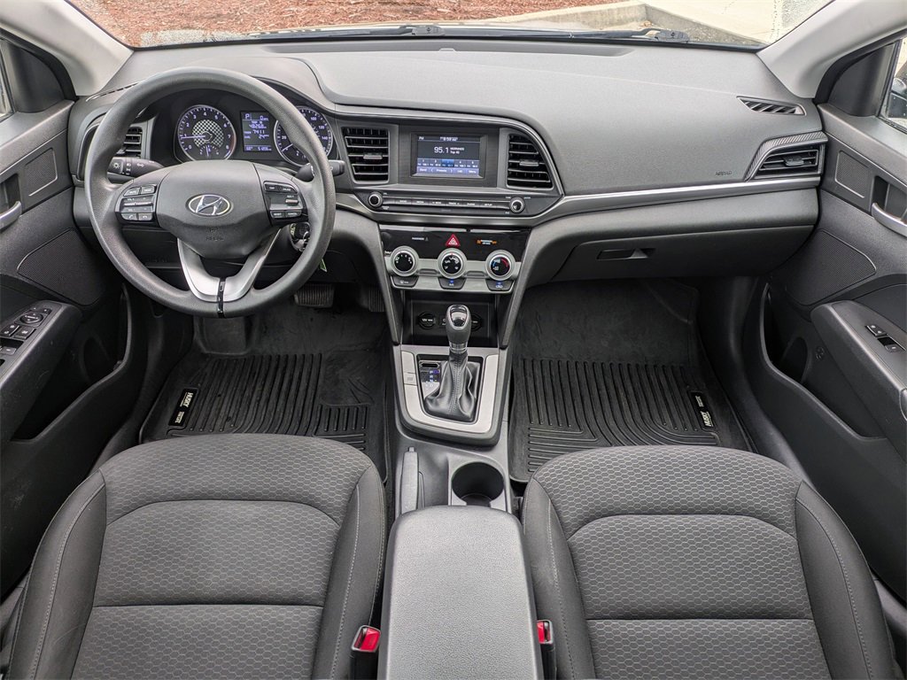 Used 2019 Hyundai Elantra SE w/ Cargo Package image 17