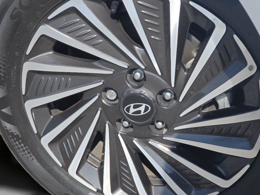 Used 2025 Hyundai Sonata Limited FWD image 19