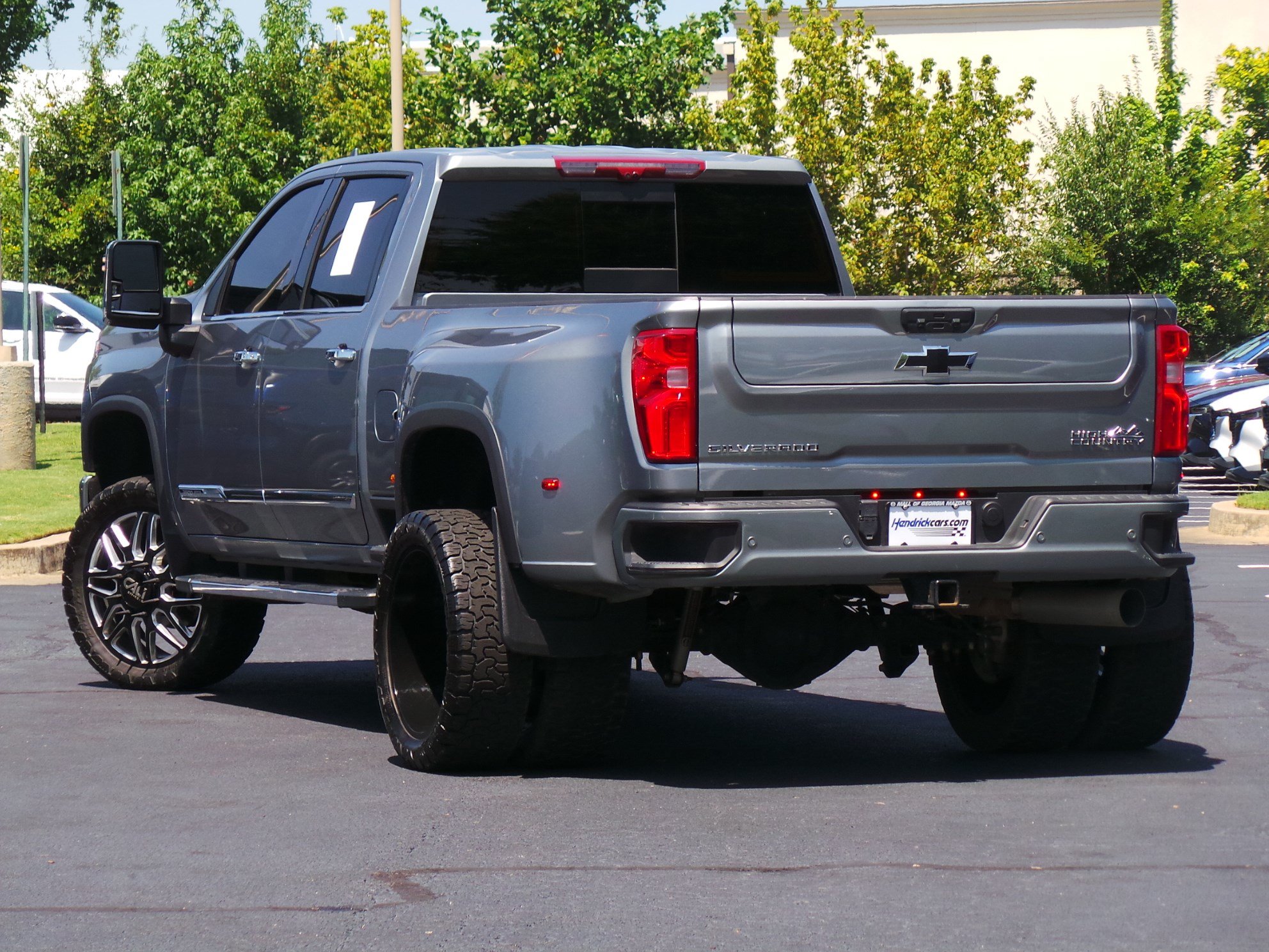 Used 2025 Chevrolet Silverado 3500 High Country w/ High Country Premium Package AWD/4WD image 3