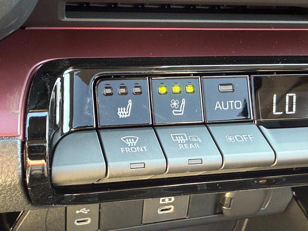 New 2026 Toyota Prius Plug-In Hybrid image 17