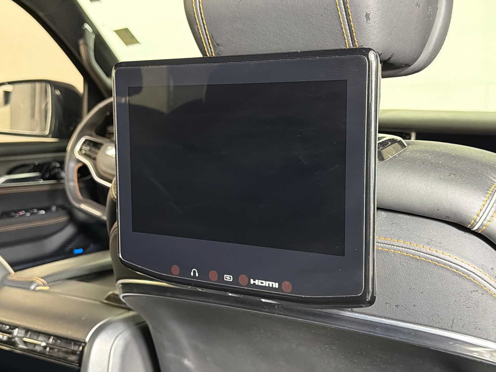 Used 2023 Jeep Grand Wagoneer Series III w/ Rear Seat Video Group 1 AWD/4WD image 15