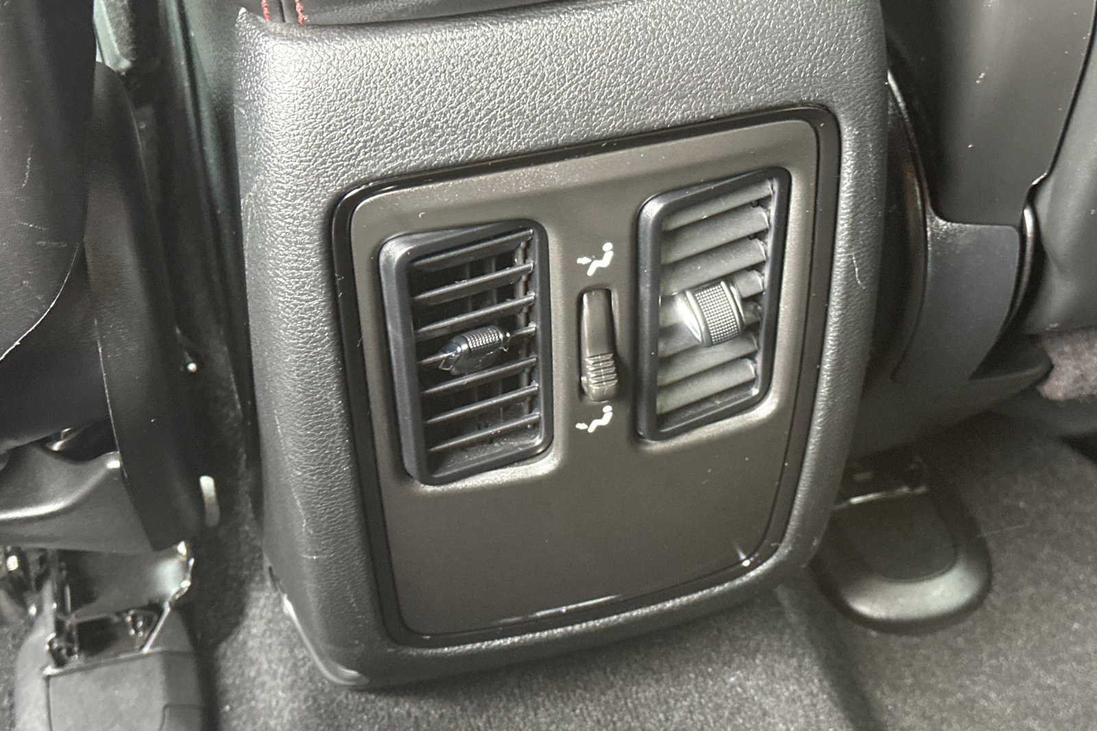 Used 2025 Dodge Durango GT RWD image 39