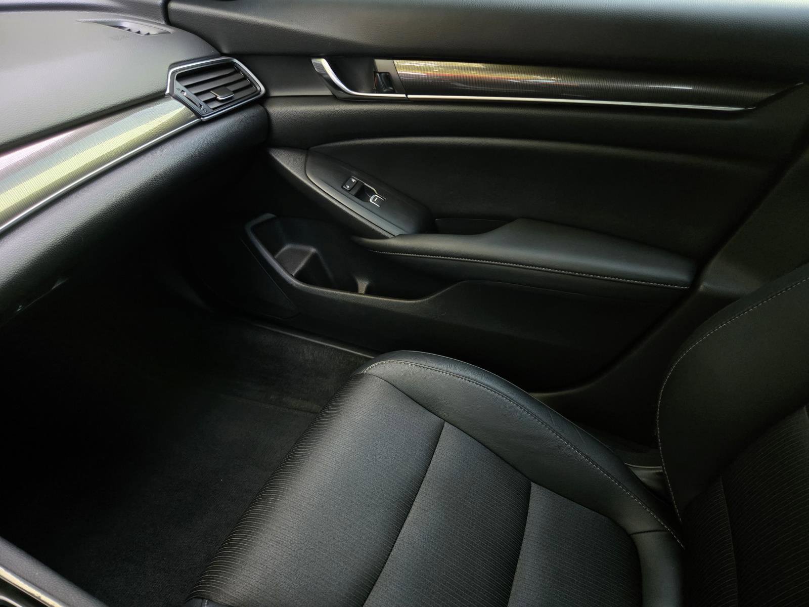 Used 2019 Honda Accord Sport image 32