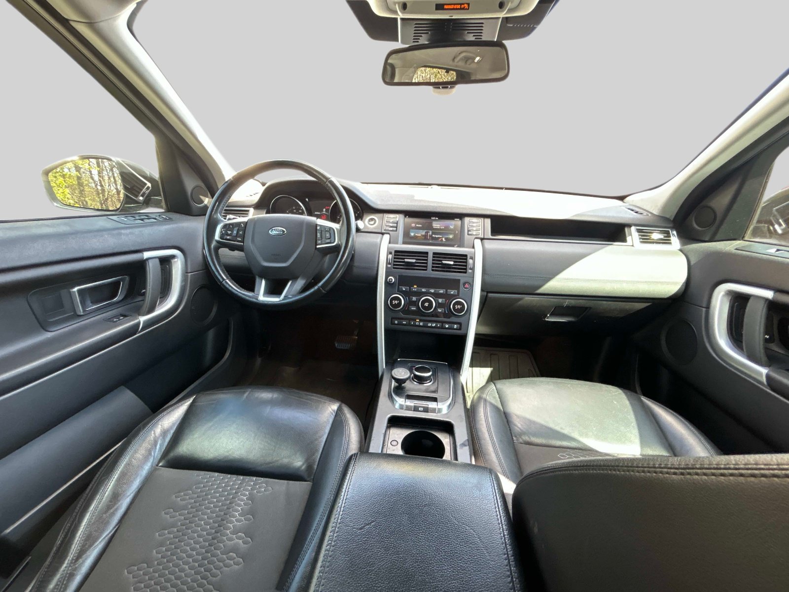Used 2018 Land Rover Discovery Sport SE AWD/4WD image 15