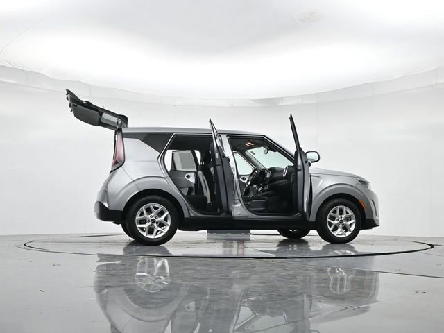 Used 2023 Kia Soul LX w/ LX Technology Package image 51