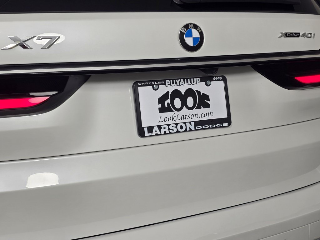 Used 2024 BMW X7 xDrive40i w/ Premium Package AWD/4WD image 14
