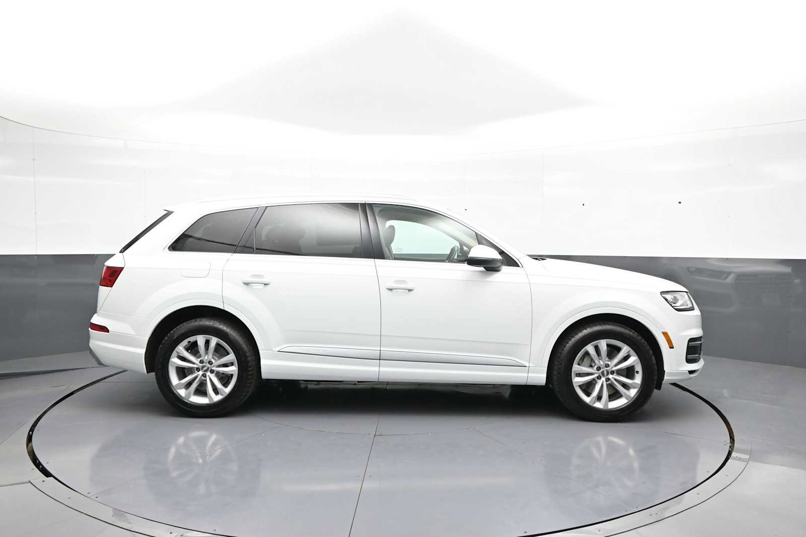 Used 2019 Audi Q7 3.0T Premium w/ Convenience Package AWD/4WD image 4