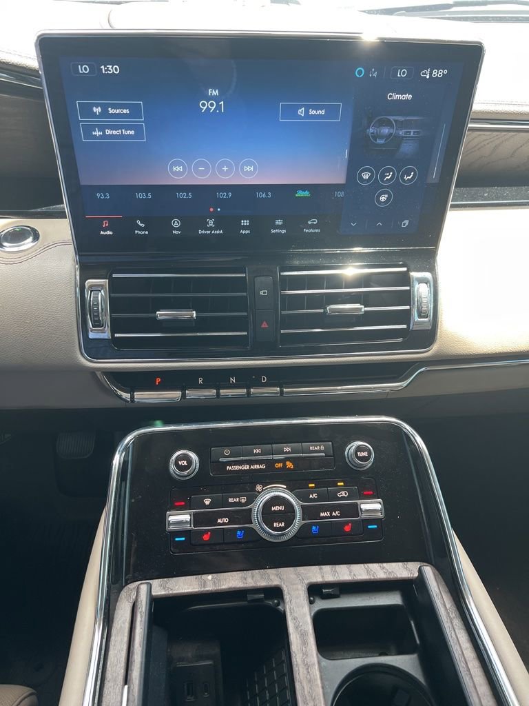 Used 2024 Lincoln Navigator L Reserve AWD/4WD image 14