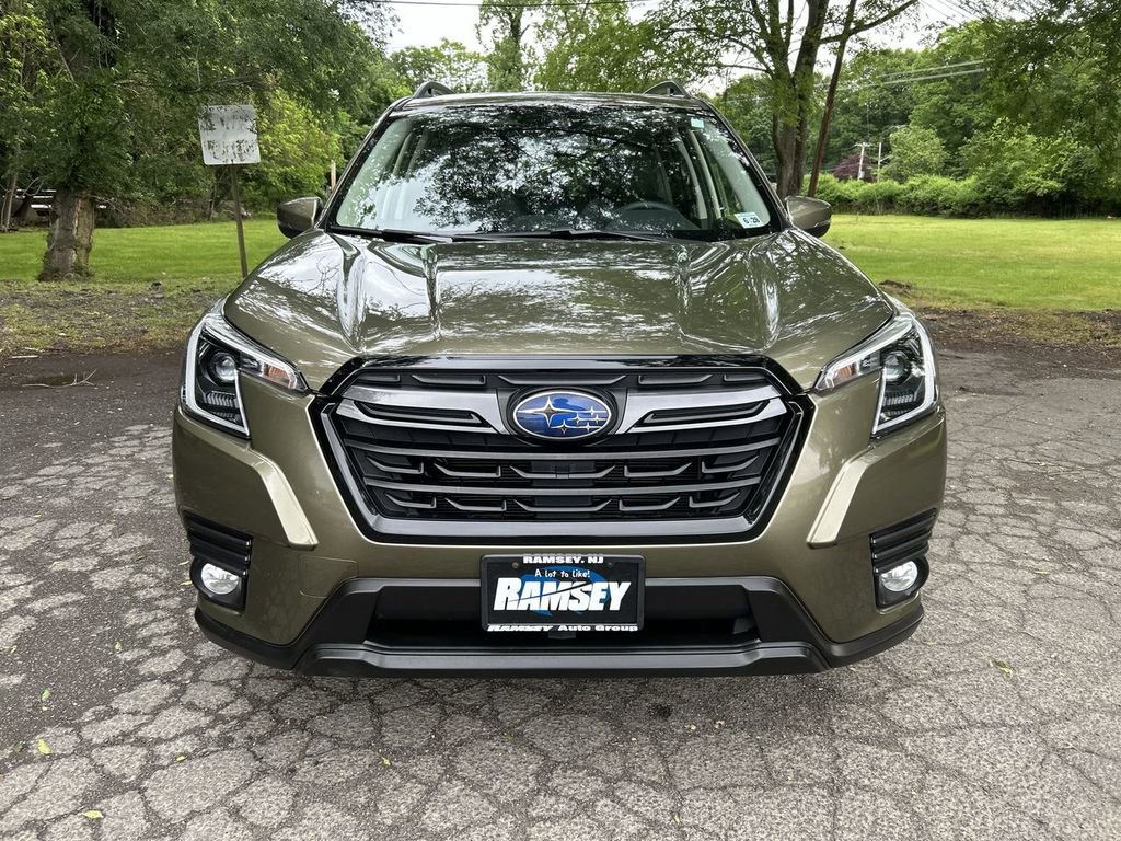 Certified 2023 Subaru Forester Limited AWD/4WD image 3