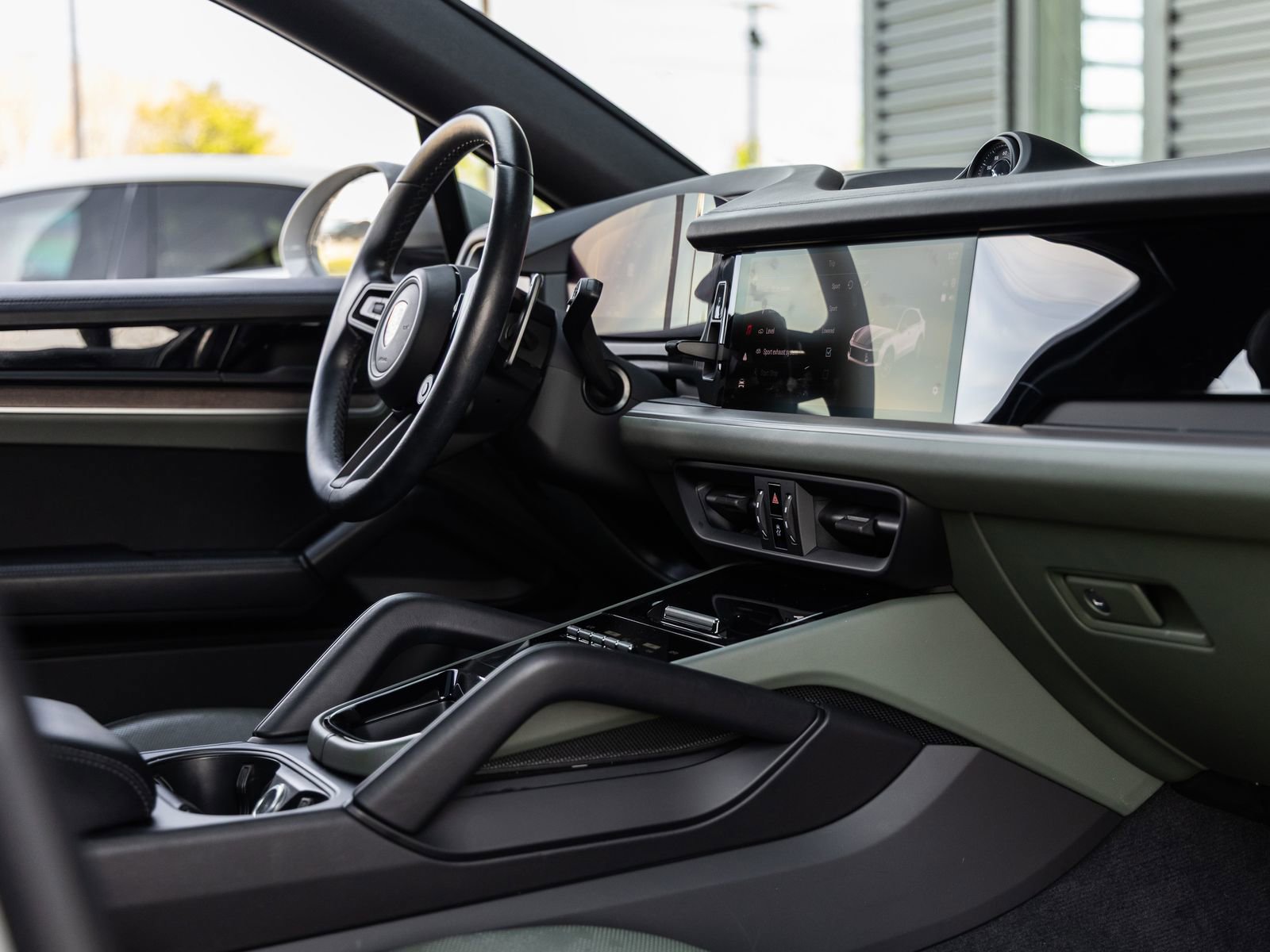 Certified 2024 Porsche Cayenne S w/ Premium Package Plus (PP1) image 49