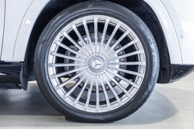 Used 2023 Mercedes-Benz Maybach GLS 600 4MATIC image 22