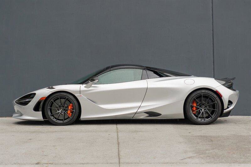 Used 2024 McLaren 750S Spider image 5