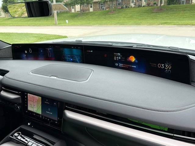 Used 2026 Lincoln Navigator Reserve w/ Jet Appearance Package AWD/4WD image 13