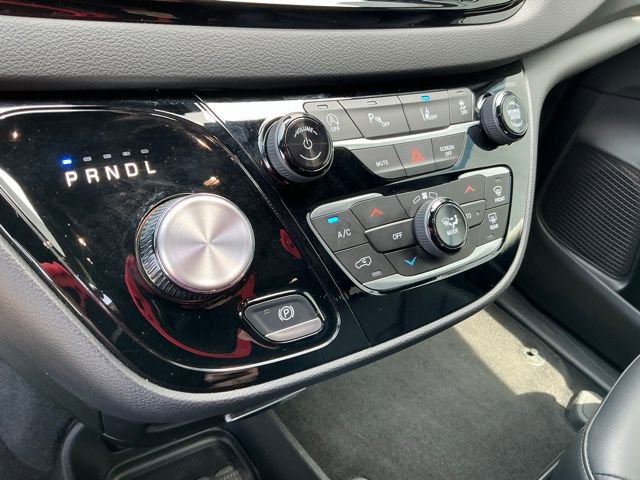 Used 2025 Chrysler Pacifica Select FWD image 20