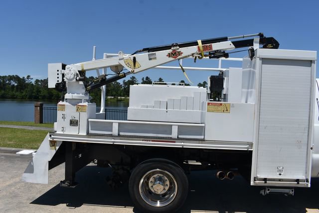 Used 2013 Ford F550 4x4 Crew Cab Super Duty w/ Payload Upgrade Pkg image 4