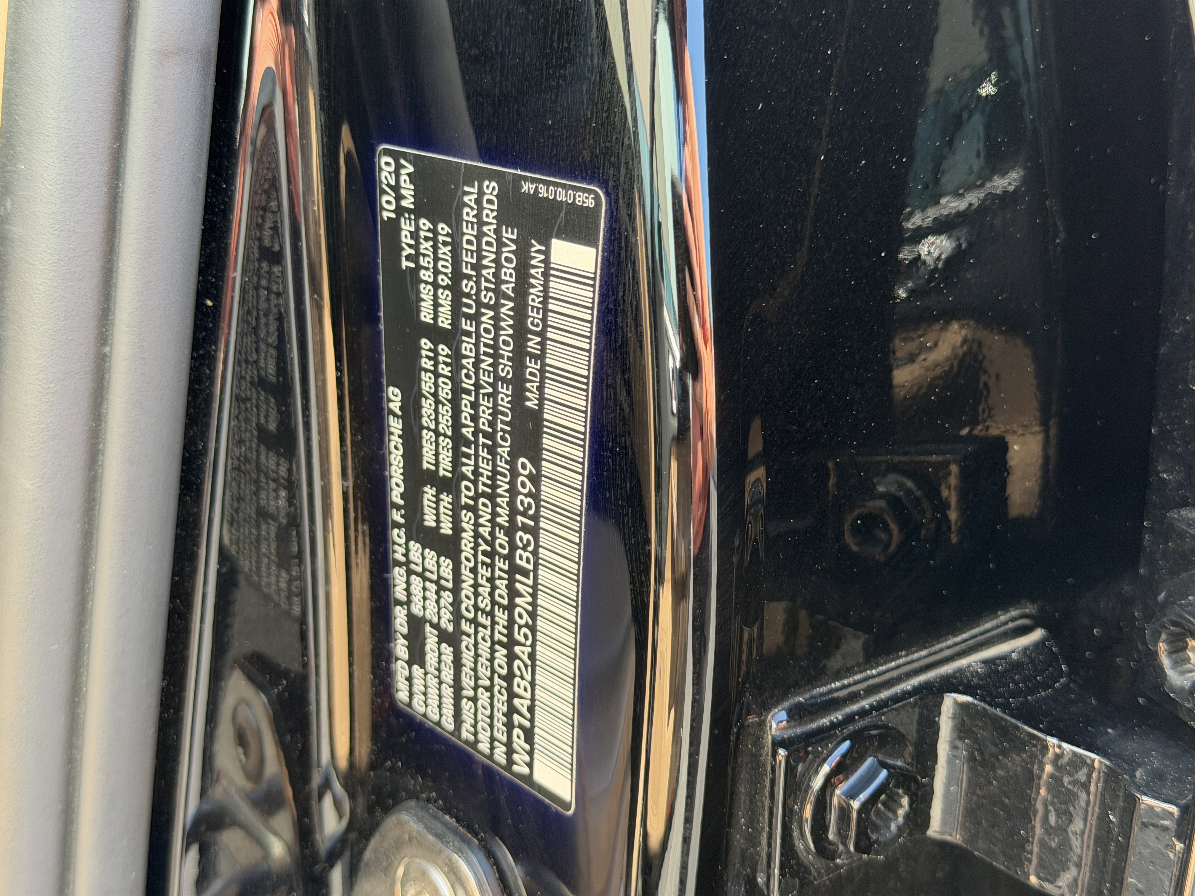 Certified 2021 Porsche Macan S image 38