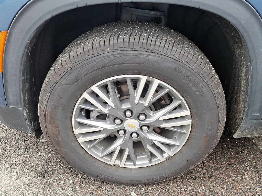 Used 2025 Chevrolet Traverse LT AWD/4WD image 5