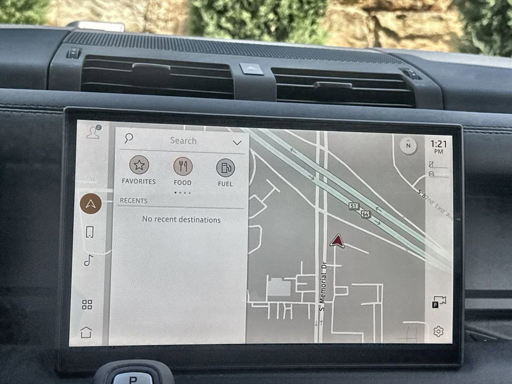 Used 2025 Land Rover Defender 110 S image 18