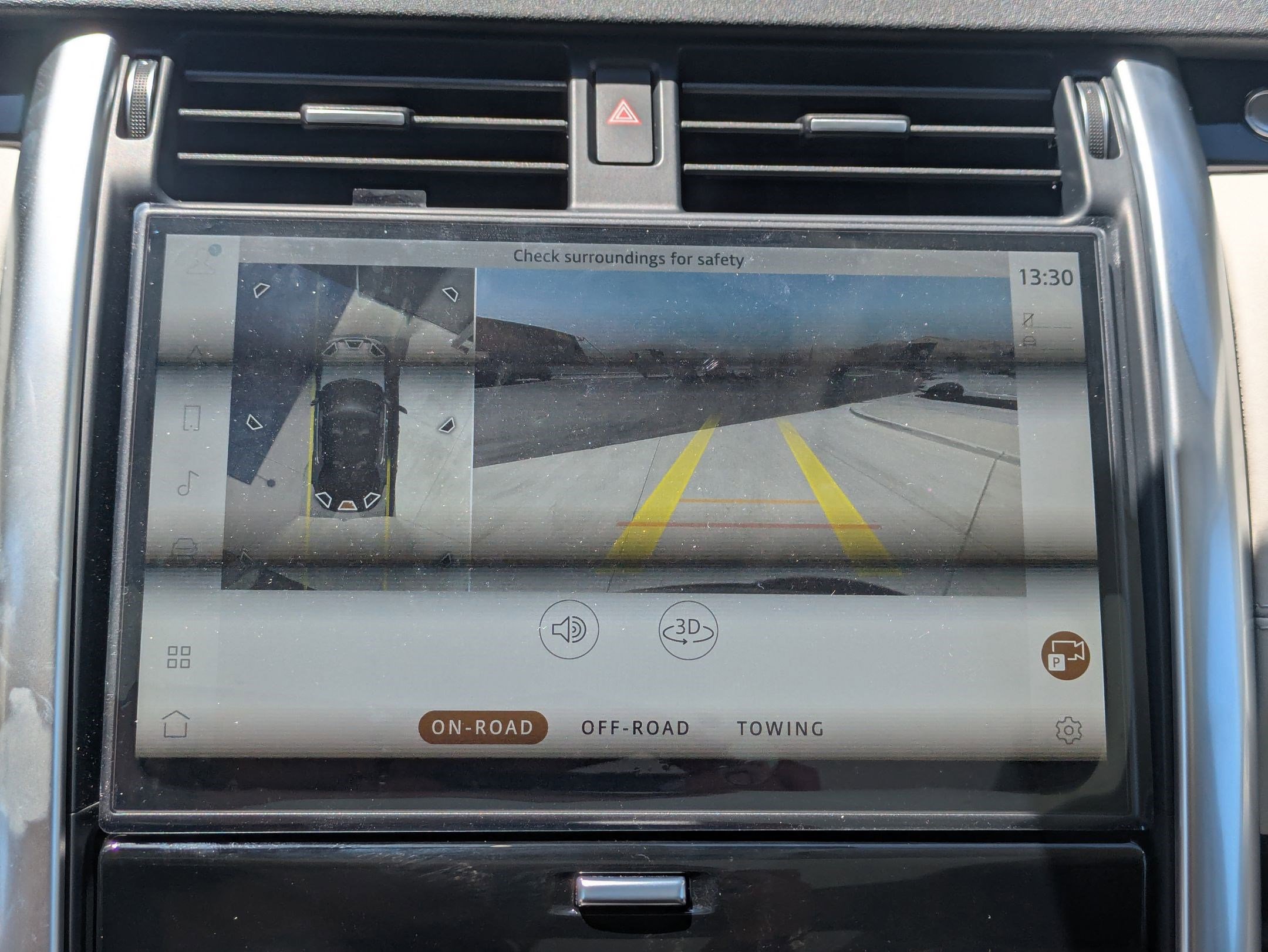 New 2025 Land Rover Discovery S image 14