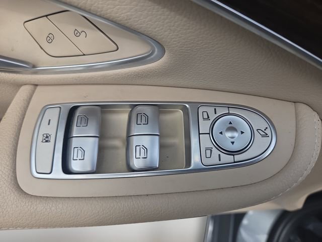 Used 2018 Mercedes-Benz C 300 4MATIC Sedan w/ Premium Package image 18