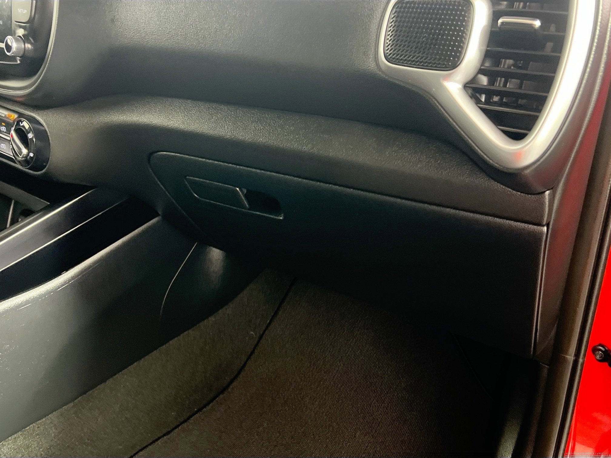 Used 2025 Kia Soul LX w/ LX Technology Package image 34