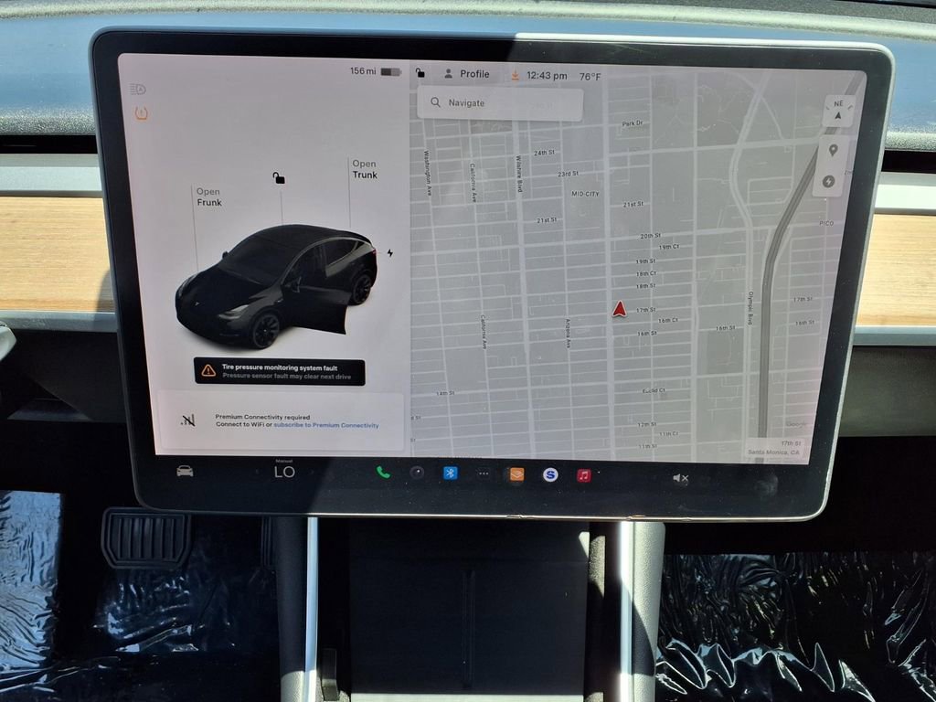 Used 2021 Tesla Model Y Long Range AWD/4WD image 21