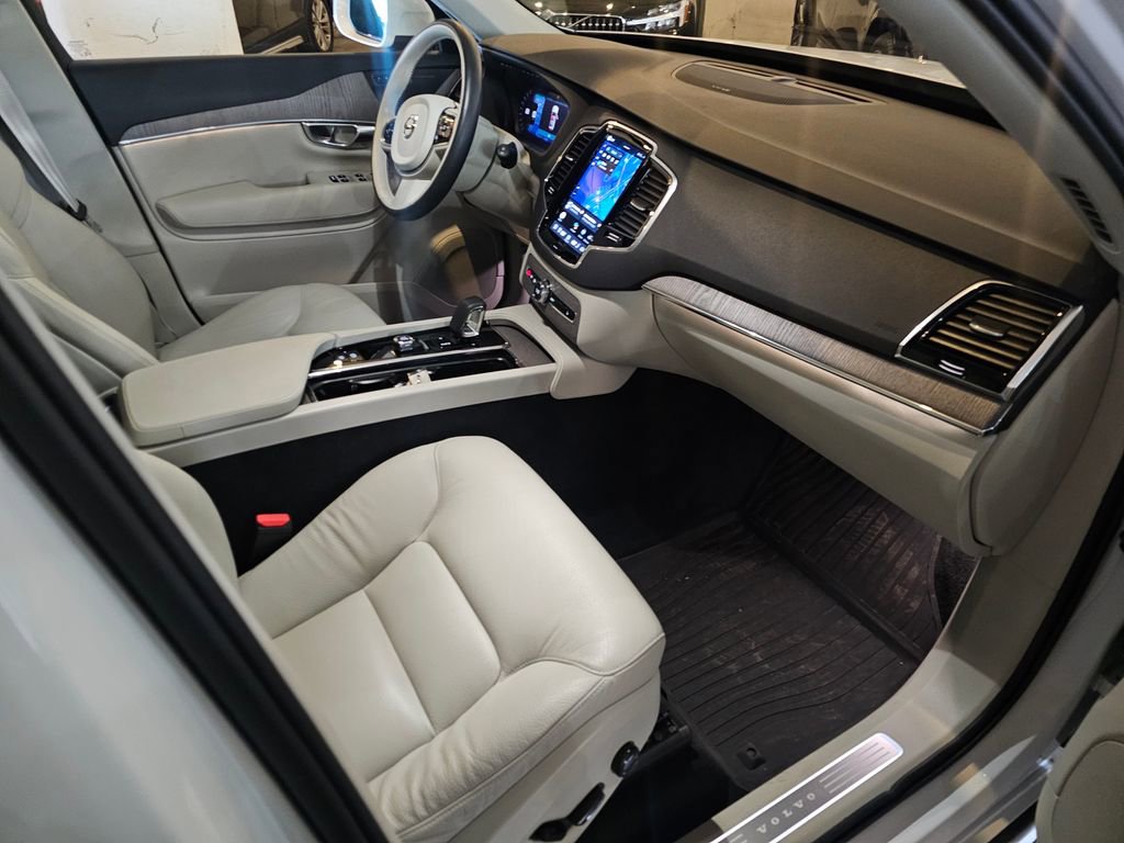 Certified 2023 Volvo XC90 B6 Plus w/ Protection Package image 12
