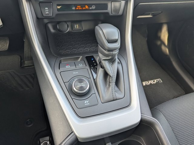 Used 2024 Toyota RAV4 LE image 26
