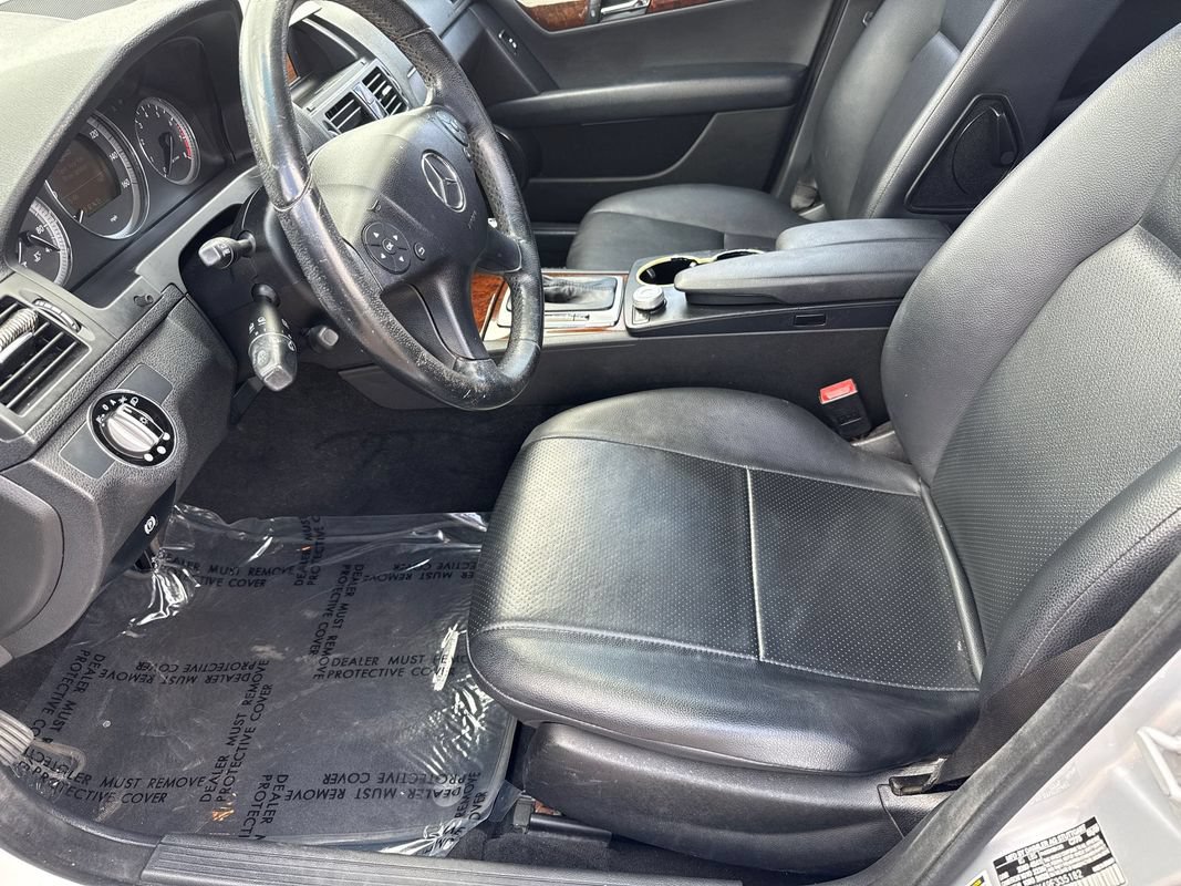 Used 2009 Mercedes-Benz C 300 Sedan image 23