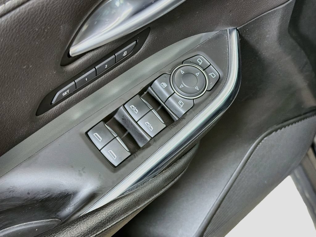 Used 2023 Cadillac XT4 Premium Luxury w/ Technology Package AWD/4WD image 18