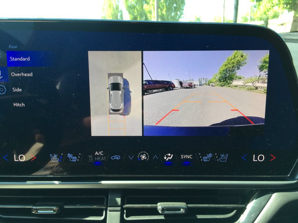 Used 2024 Chevrolet Equinox EV RS AWD/4WD image 10